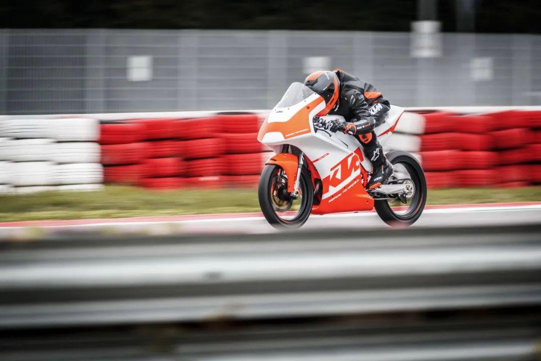 點(diǎn)擊進(jìn)入看圖評論