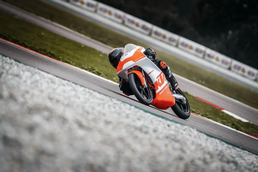 點(diǎn)擊進(jìn)入看圖評論