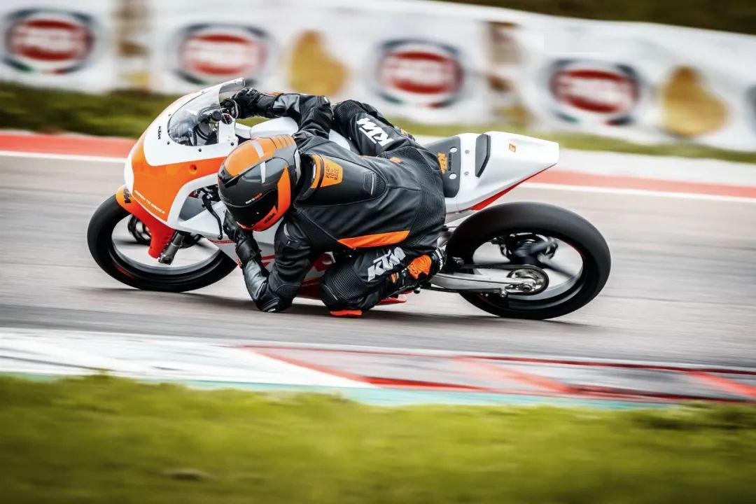 點(diǎn)擊進(jìn)入看圖評論