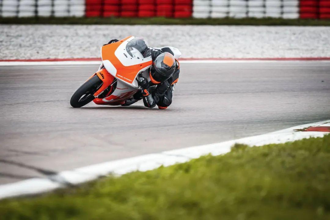 點(diǎn)擊進(jìn)入看圖評論