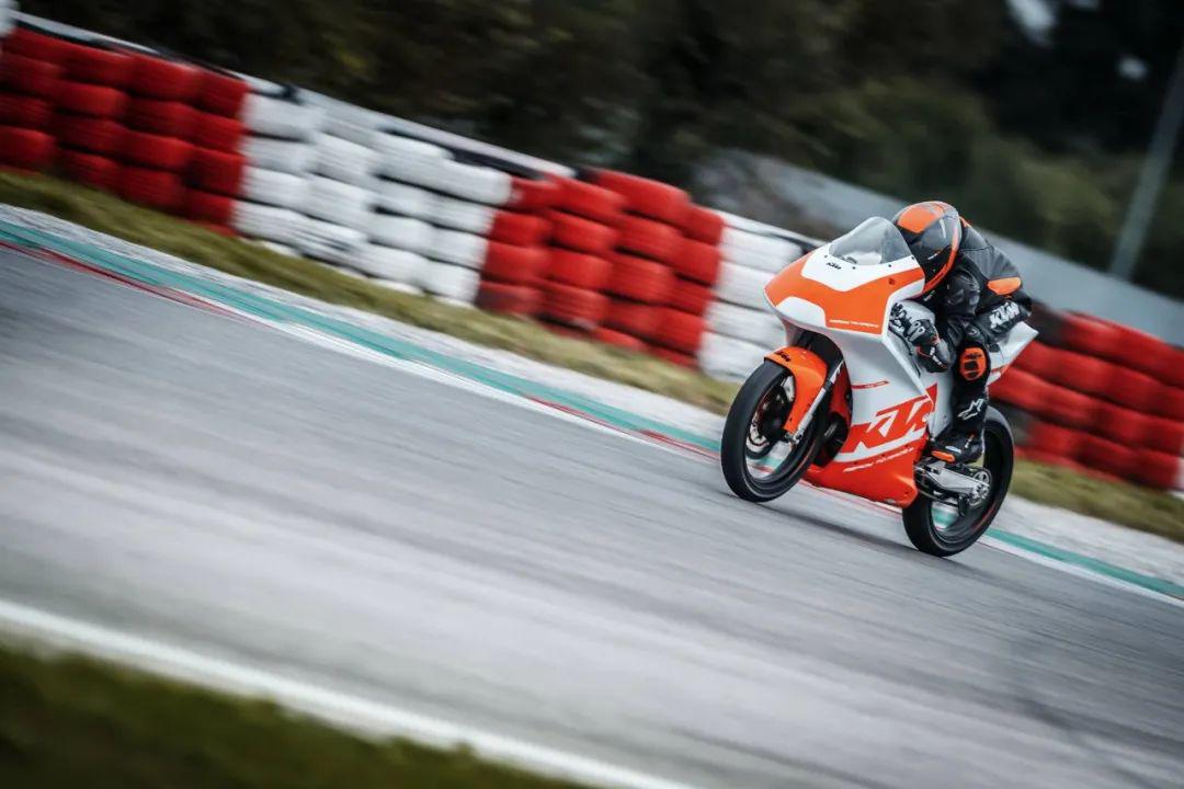 點(diǎn)擊進(jìn)入看圖評論