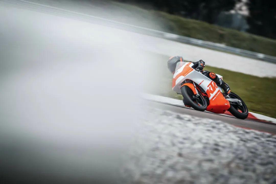 點(diǎn)擊進(jìn)入看圖評論