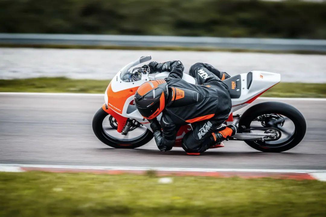 點(diǎn)擊進(jìn)入看圖評論