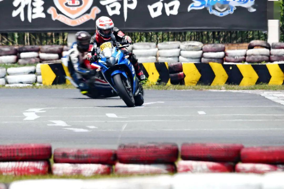 點擊進(jìn)入看圖評論