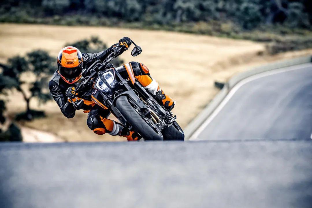 點擊進(jìn)入看圖評論