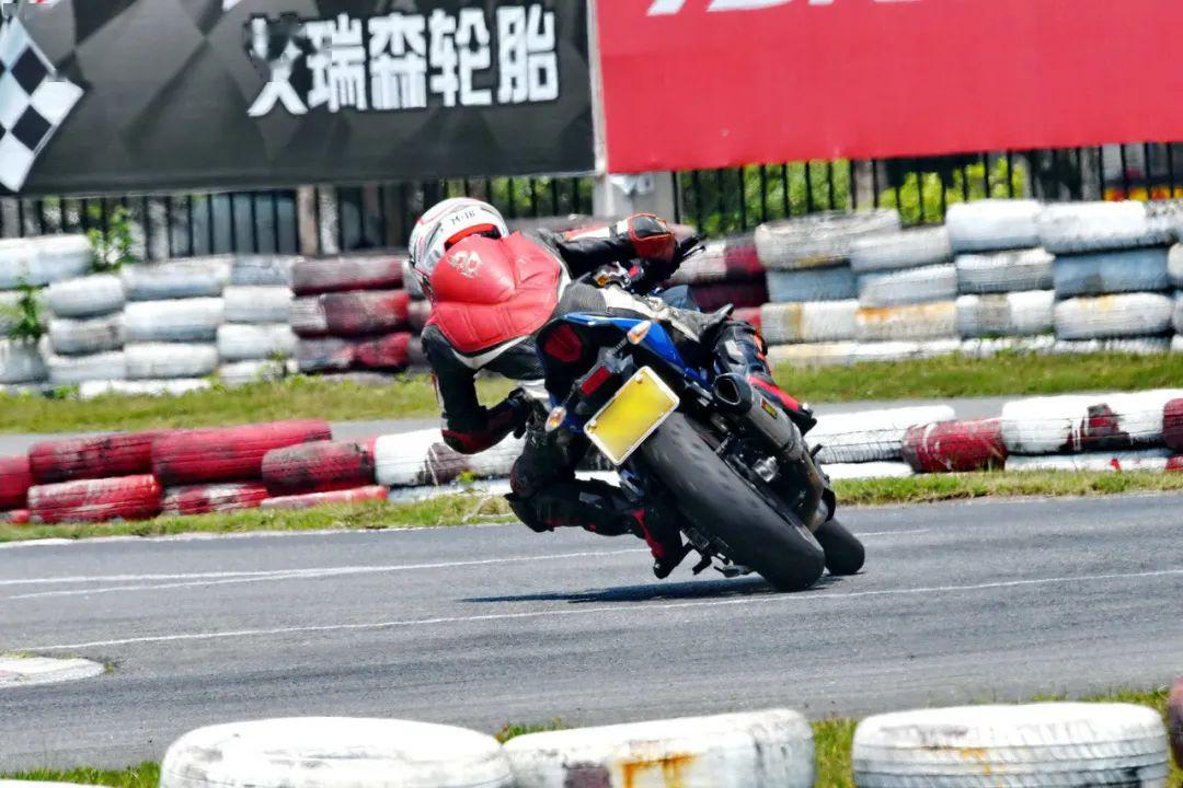 點擊進(jìn)入看圖評論