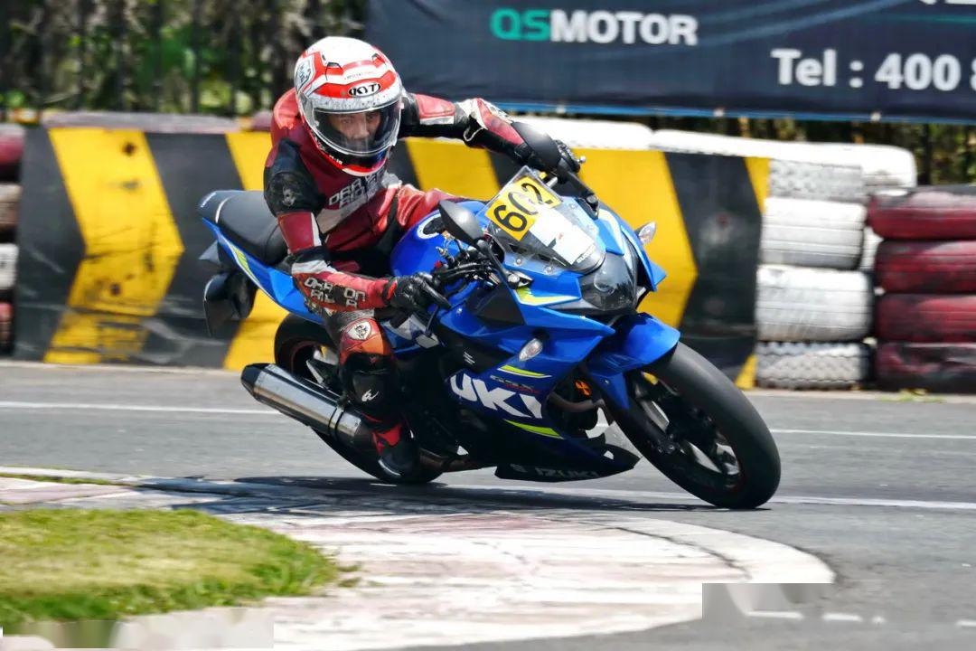 點擊進(jìn)入看圖評論