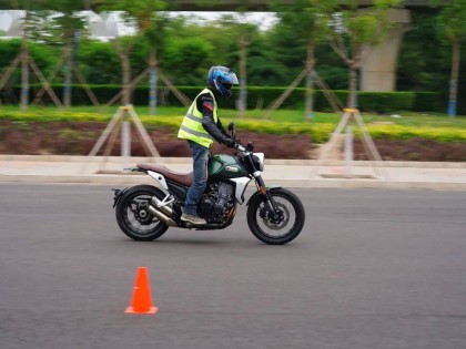 中國(guó)摩托車聯(lián)合測(cè)評(píng)：復(fù)古的越野細(xì)節(jié)-凱越500F 攀爬版