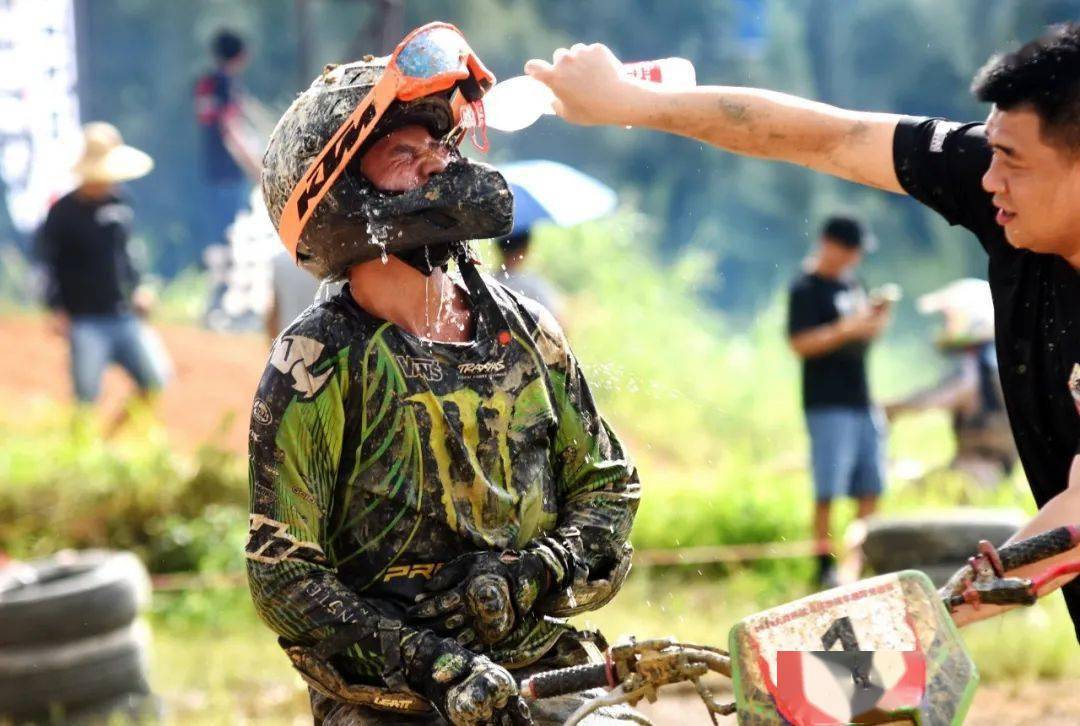 點(diǎn)擊進(jìn)入看圖評(píng)論