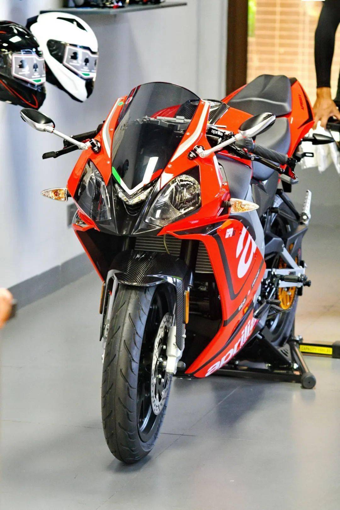 點擊進(jìn)入看圖評論