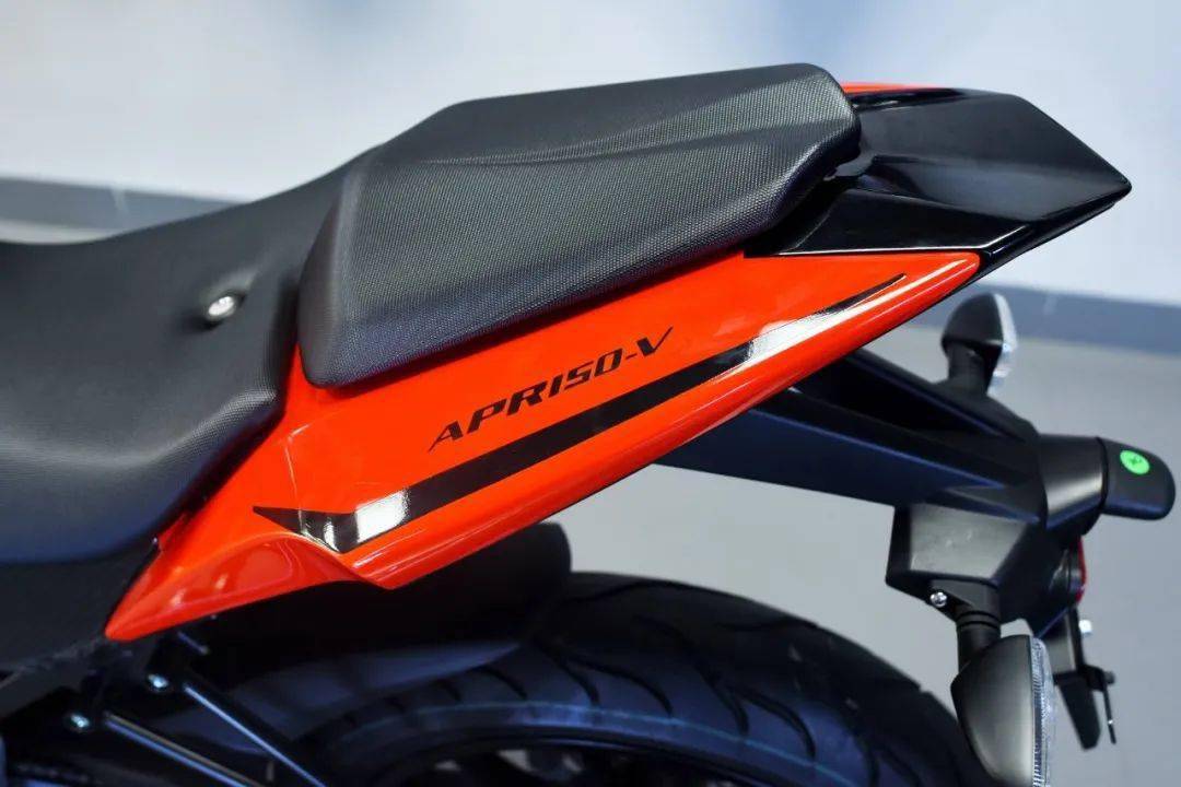 點擊進(jìn)入看圖評論