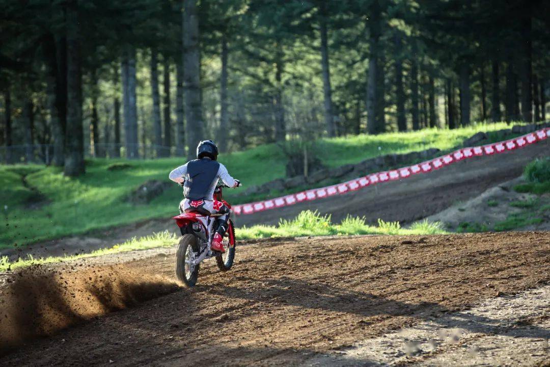 點(diǎn)擊進(jìn)入看圖評(píng)論