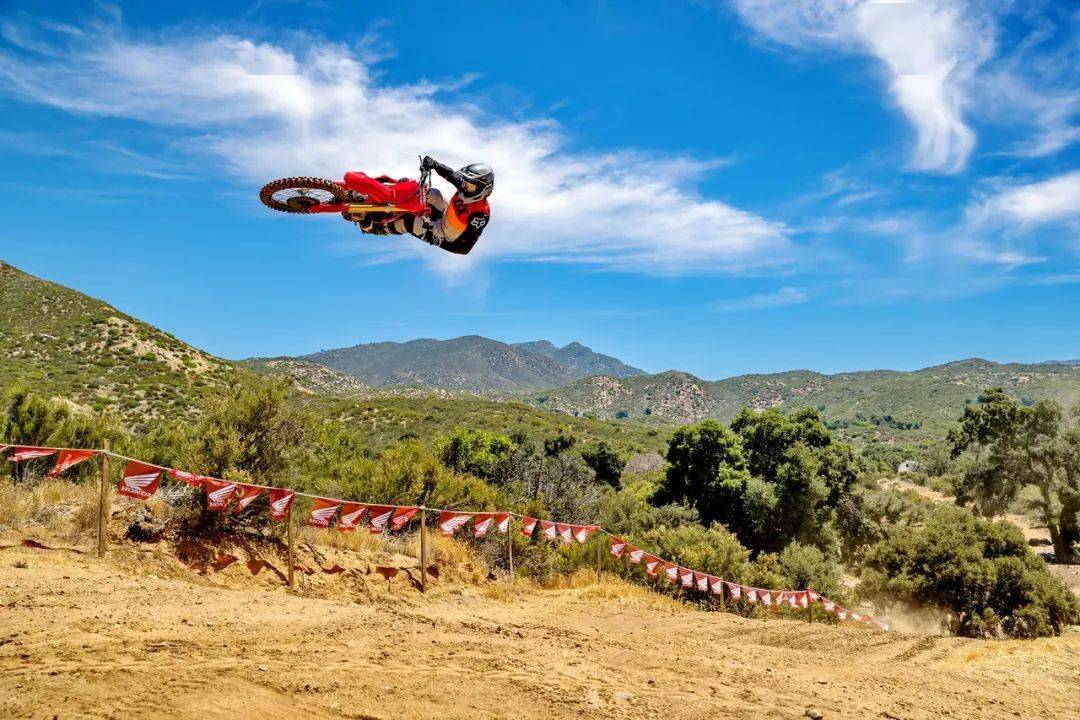 點(diǎn)擊進(jìn)入看圖評(píng)論