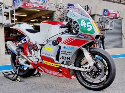 搖臂式前懸掛的賽車：法國 Metiss