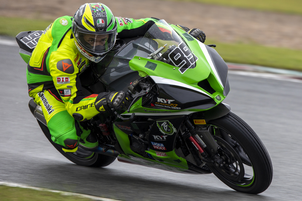 出色發(fā)揮，歐陽富拿下ZIC超級摩托車賽首回合冠軍