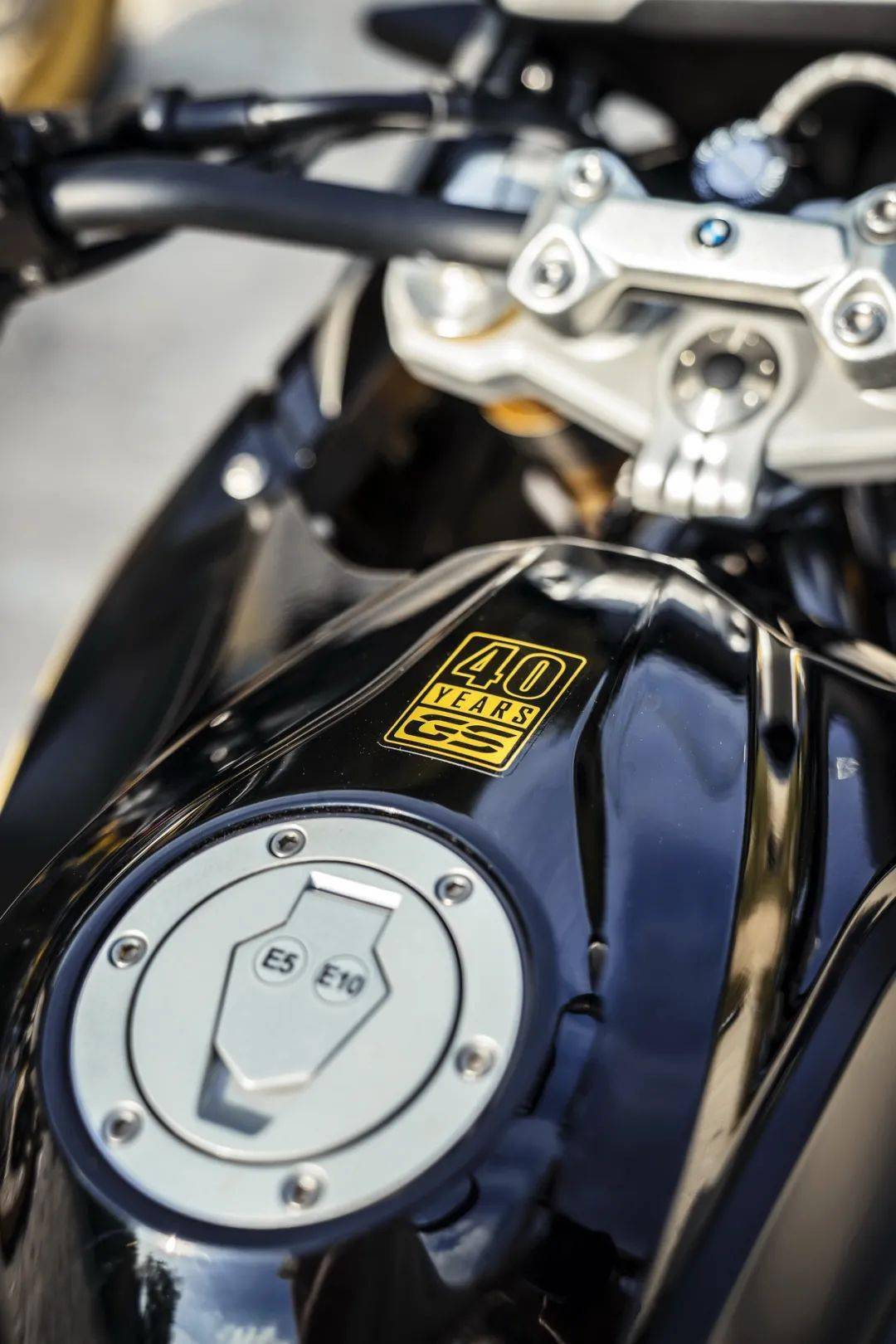 點(diǎn)擊進(jìn)入看圖評(píng)論