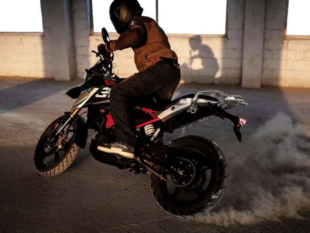 點(diǎn)擊進(jìn)入看圖評(píng)論