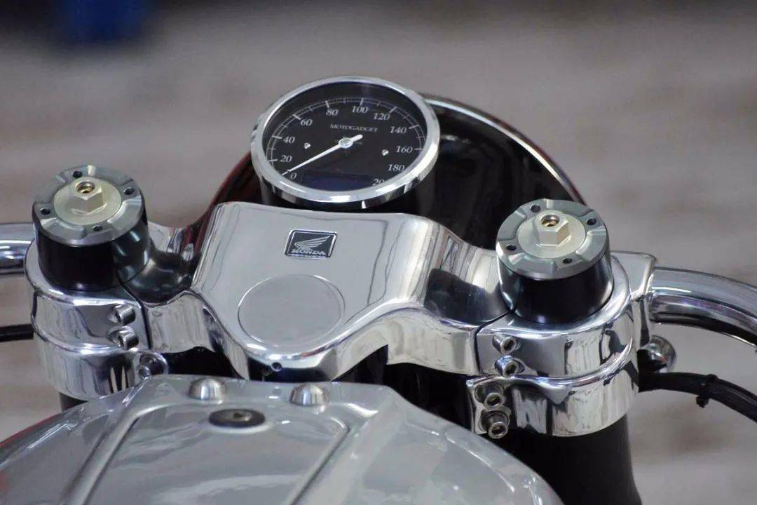 點(diǎn)擊進(jìn)入看圖評論