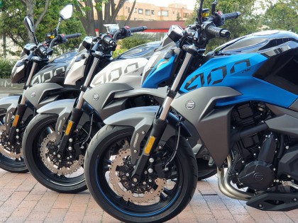 炒冷飯不思進(jìn)取 春風(fēng)400NK優(yōu)勢(shì)不再 錢江QJ350逆襲成為同級(jí)翹楚