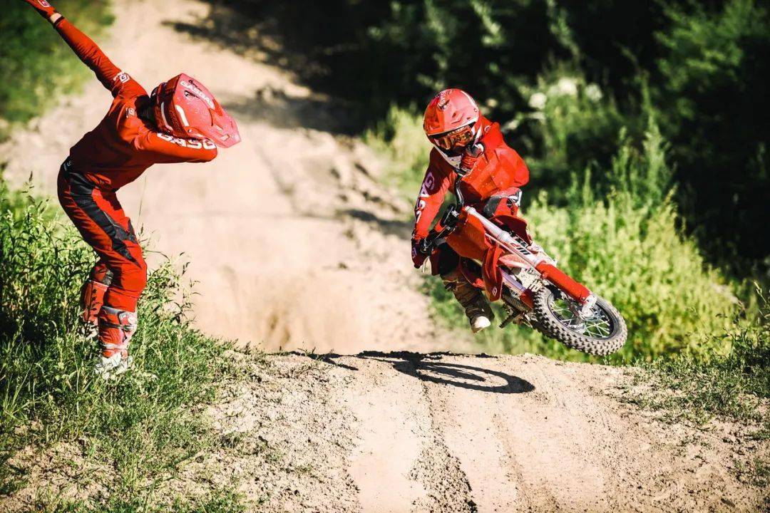 點擊進(jìn)入看圖評論