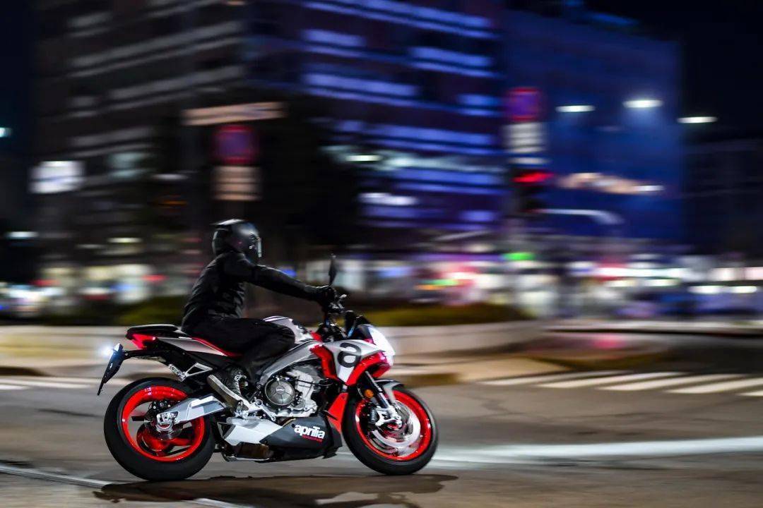 點(diǎn)擊進(jìn)入看圖評論