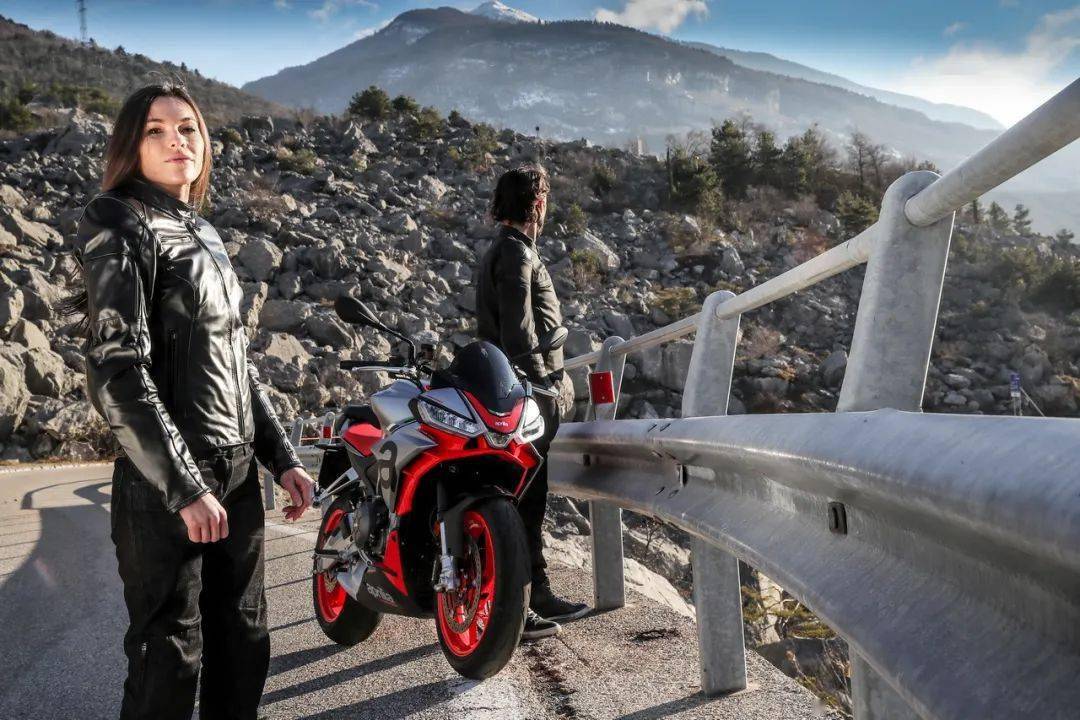 點(diǎn)擊進(jìn)入看圖評論