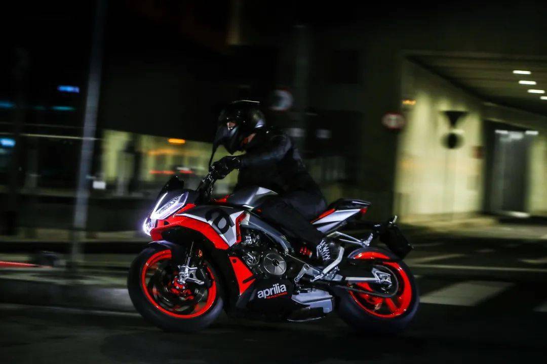 點(diǎn)擊進(jìn)入看圖評論