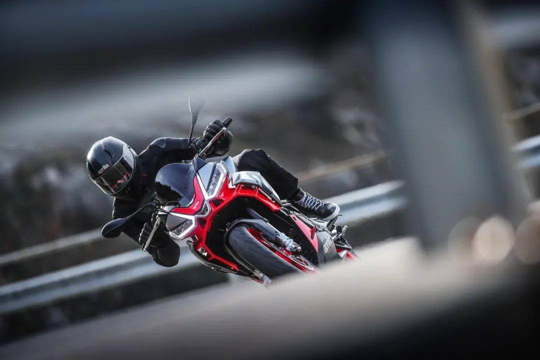 點(diǎn)擊進(jìn)入看圖評論