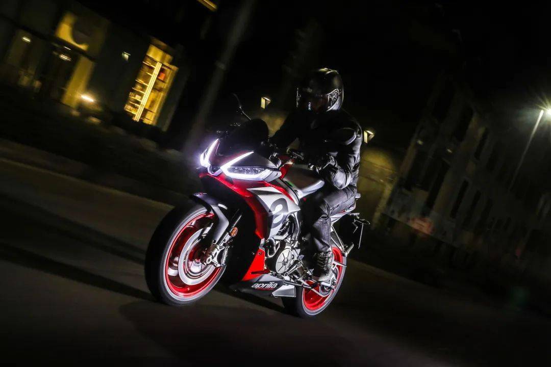 點(diǎn)擊進(jìn)入看圖評論