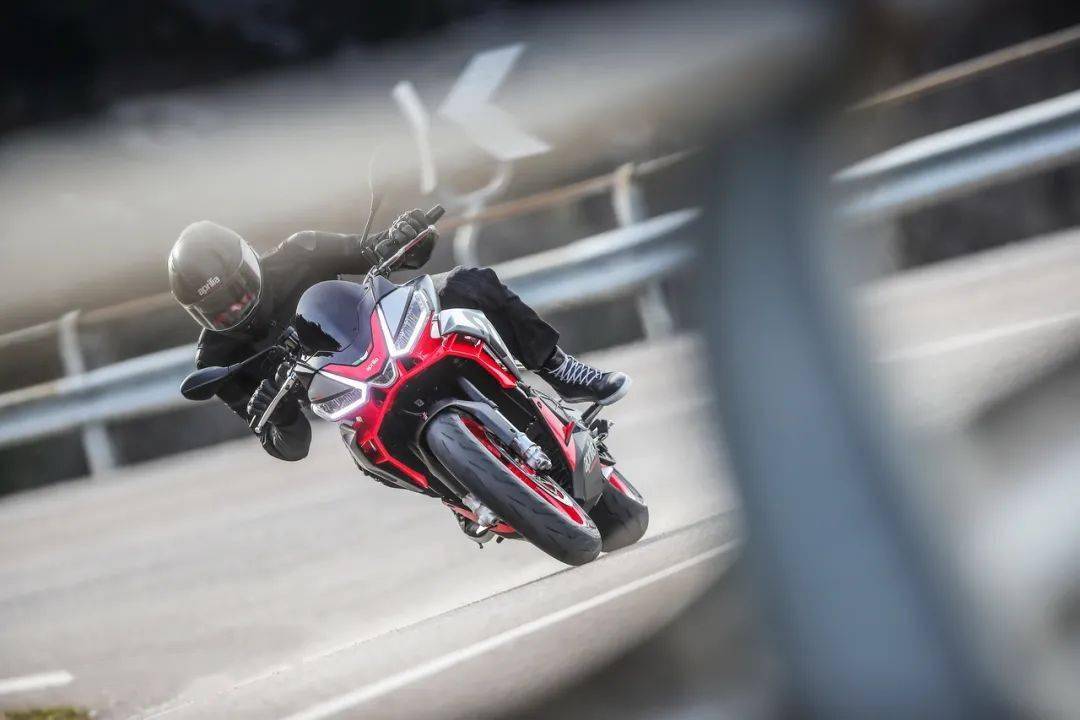 點(diǎn)擊進(jìn)入看圖評論