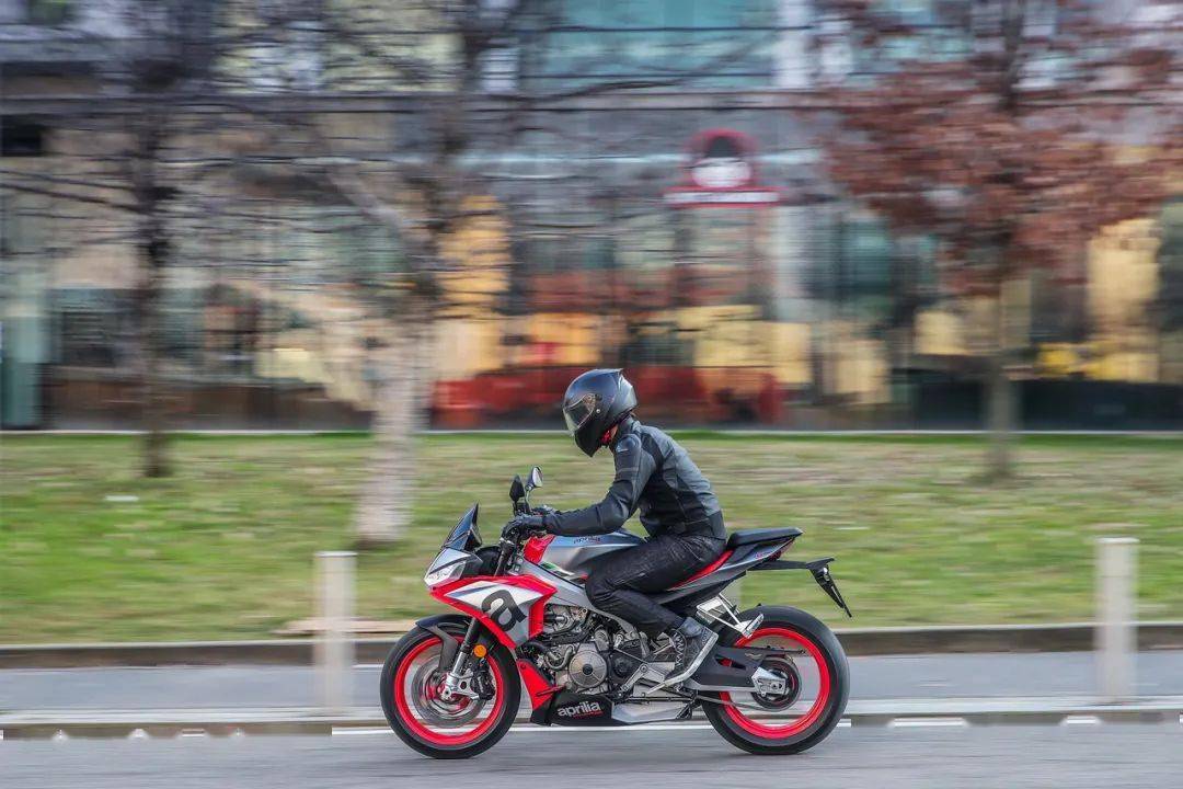 點(diǎn)擊進(jìn)入看圖評論