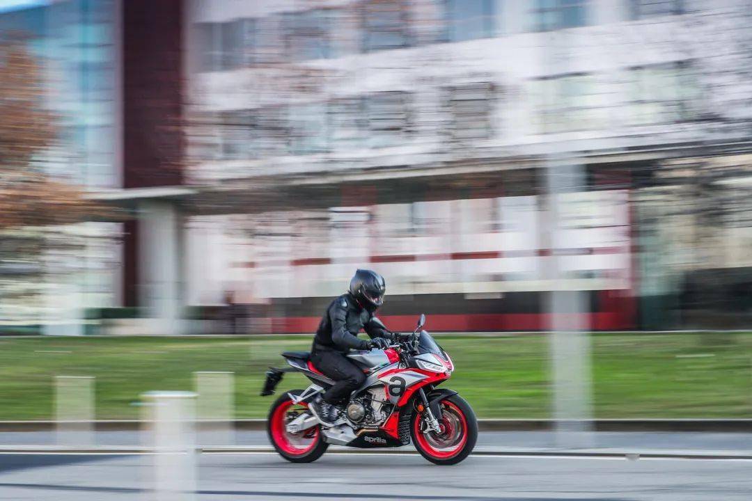 點(diǎn)擊進(jìn)入看圖評論