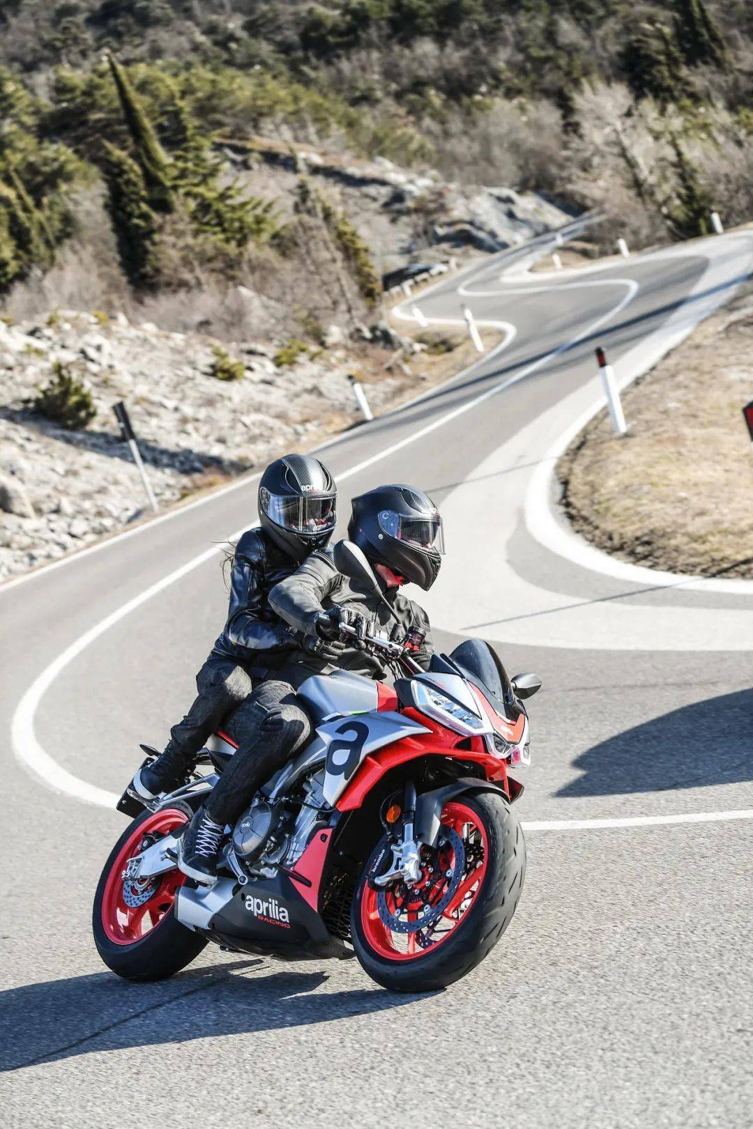 點(diǎn)擊進(jìn)入看圖評論