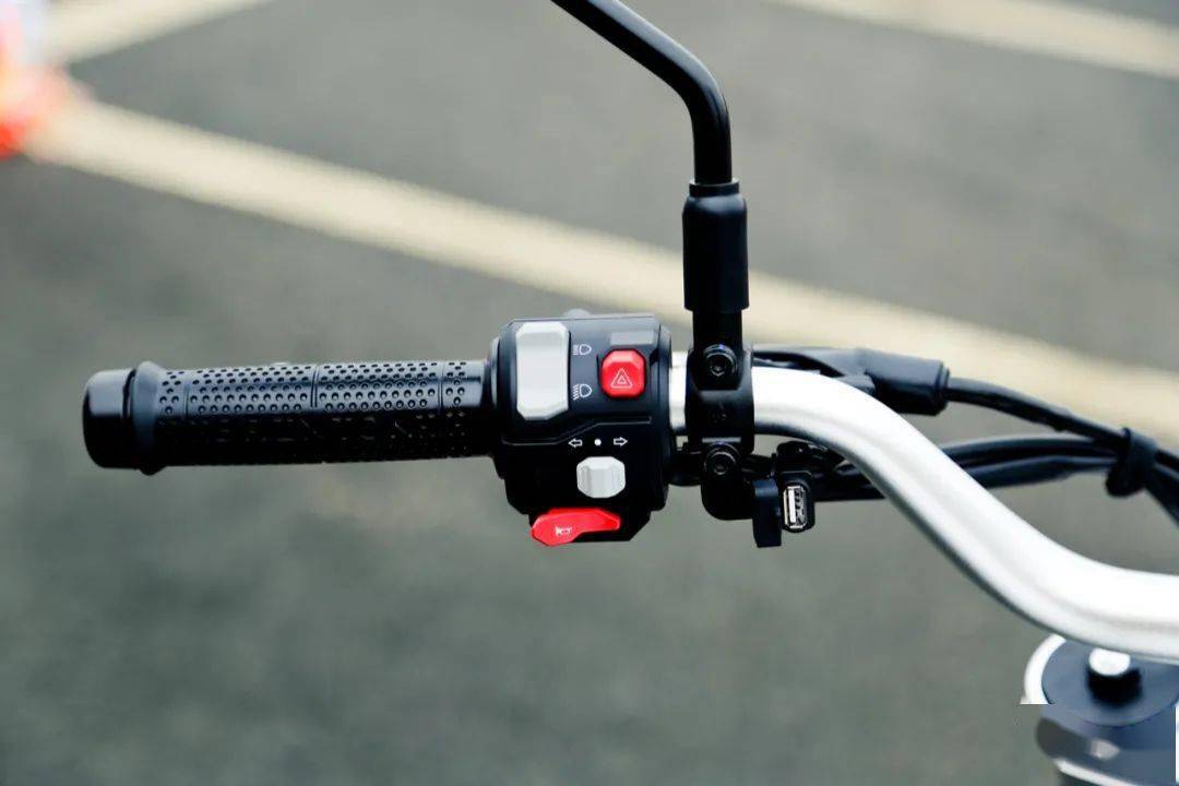 點(diǎn)擊進(jìn)入看圖評論