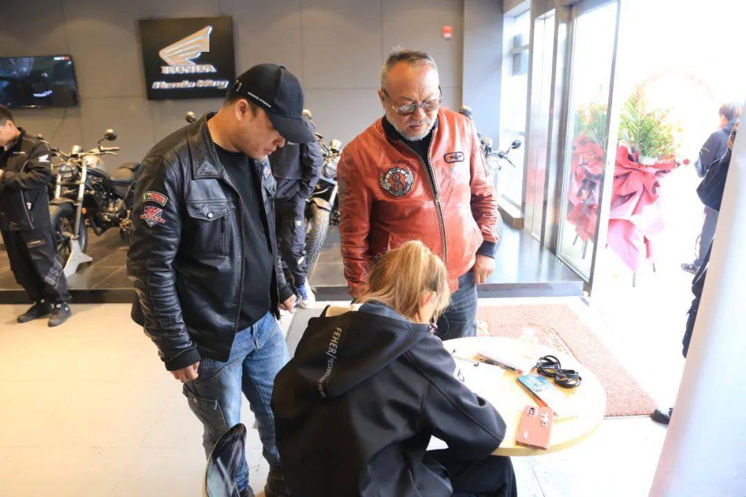 點擊進入看圖評論