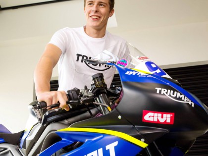 凱旋摩托展示三氣缸 765 賽車